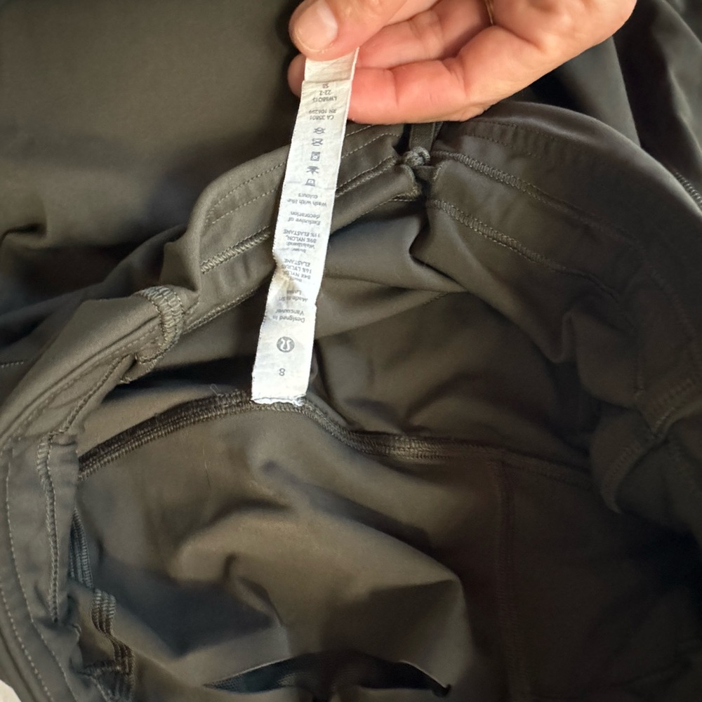 Lululemon size 8 - Picture 3 of 3